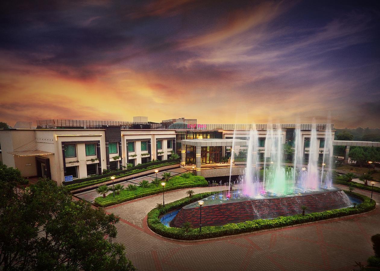 City Park Resort Bahādurgarh 외부 사진