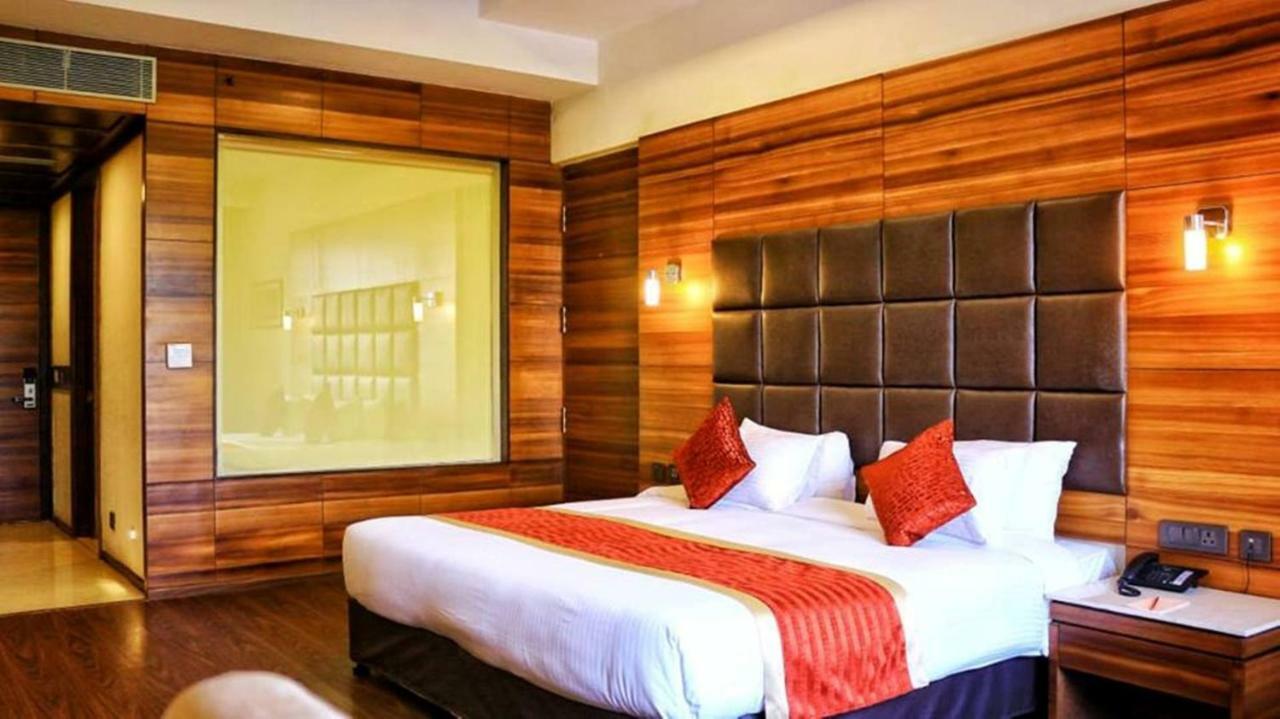 City Park Resort Bahādurgarh 외부 사진